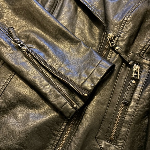 Black Leather Motorcycle Jacket - Picture 6 of 10